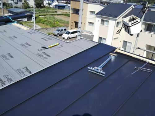 屋根　立平葺き1